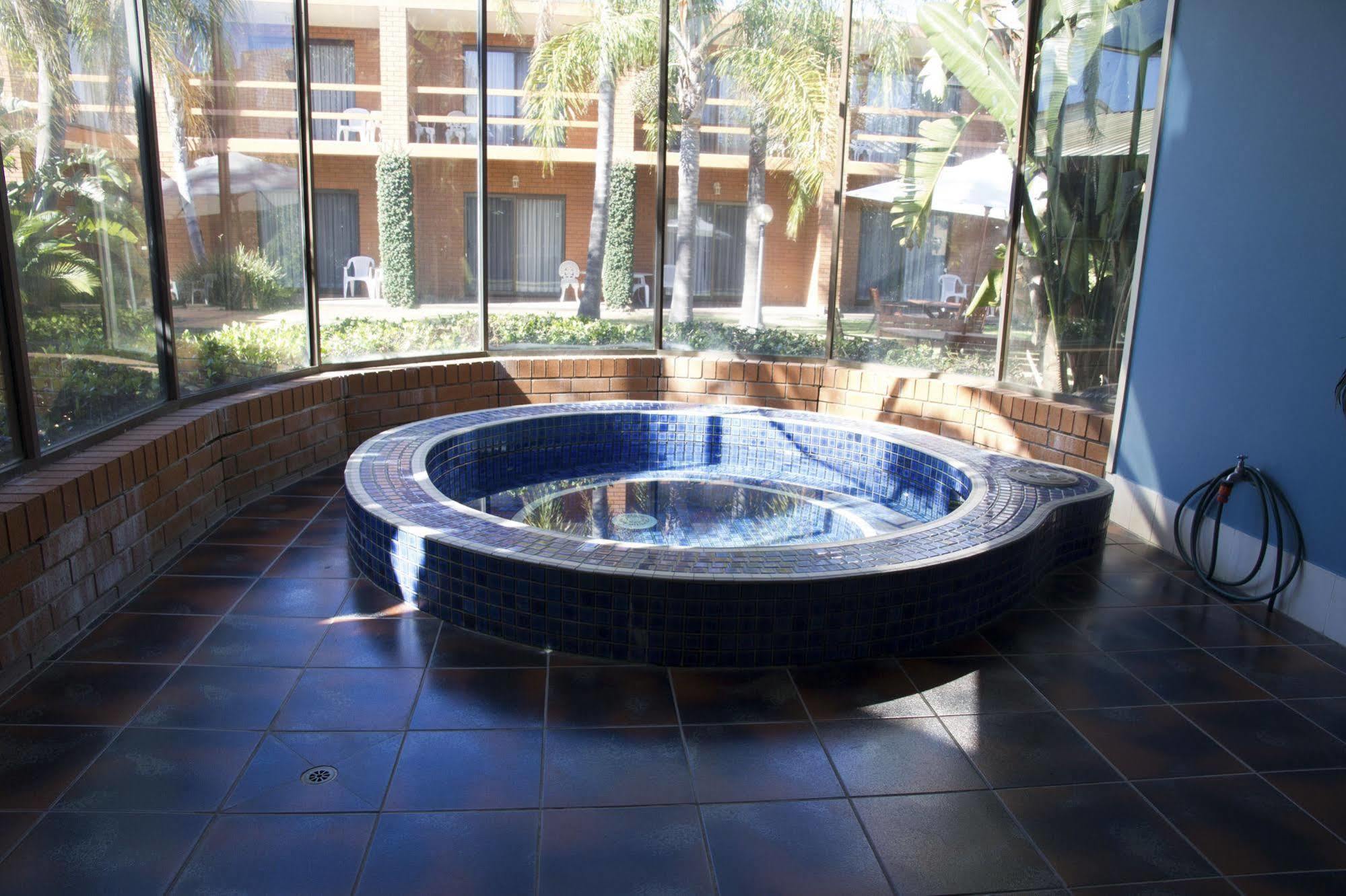 Crystal Fountain Motel Albury Exterior photo